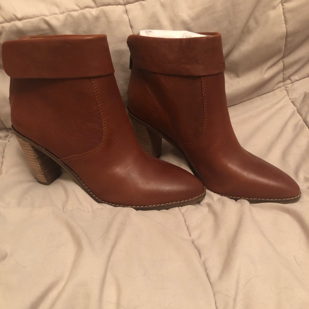 Lucky Brand Nycott size 9.5